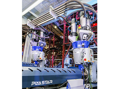 Four-component Feeder